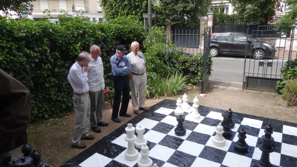 Open air consultation game at Le Vesinet